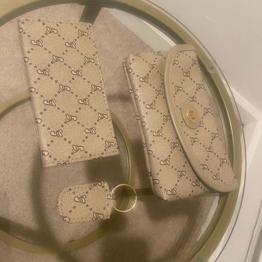 Vintage Sun King Clutch Wallet and Keychain Set